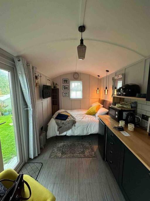 Beautiful Shepherd'S Hut Newmarket  Kültér fotó